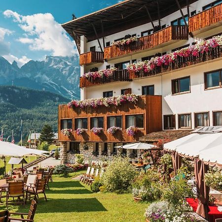 Hotel Mirage Cortina d'Ampezzo Buitenkant foto