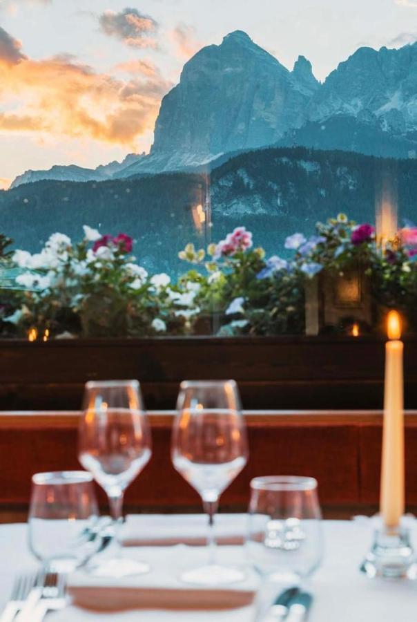 Hotel Mirage Cortina d'Ampezzo Buitenkant foto
