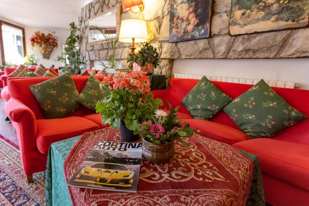 Hotel Mirage Cortina d'Ampezzo Buitenkant foto
