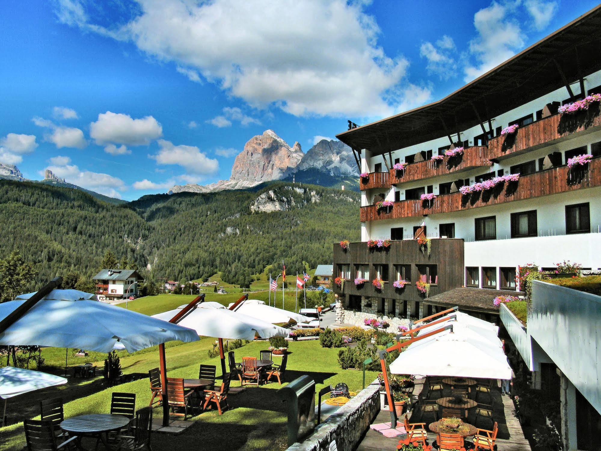 Hotel Mirage Cortina d'Ampezzo Buitenkant foto