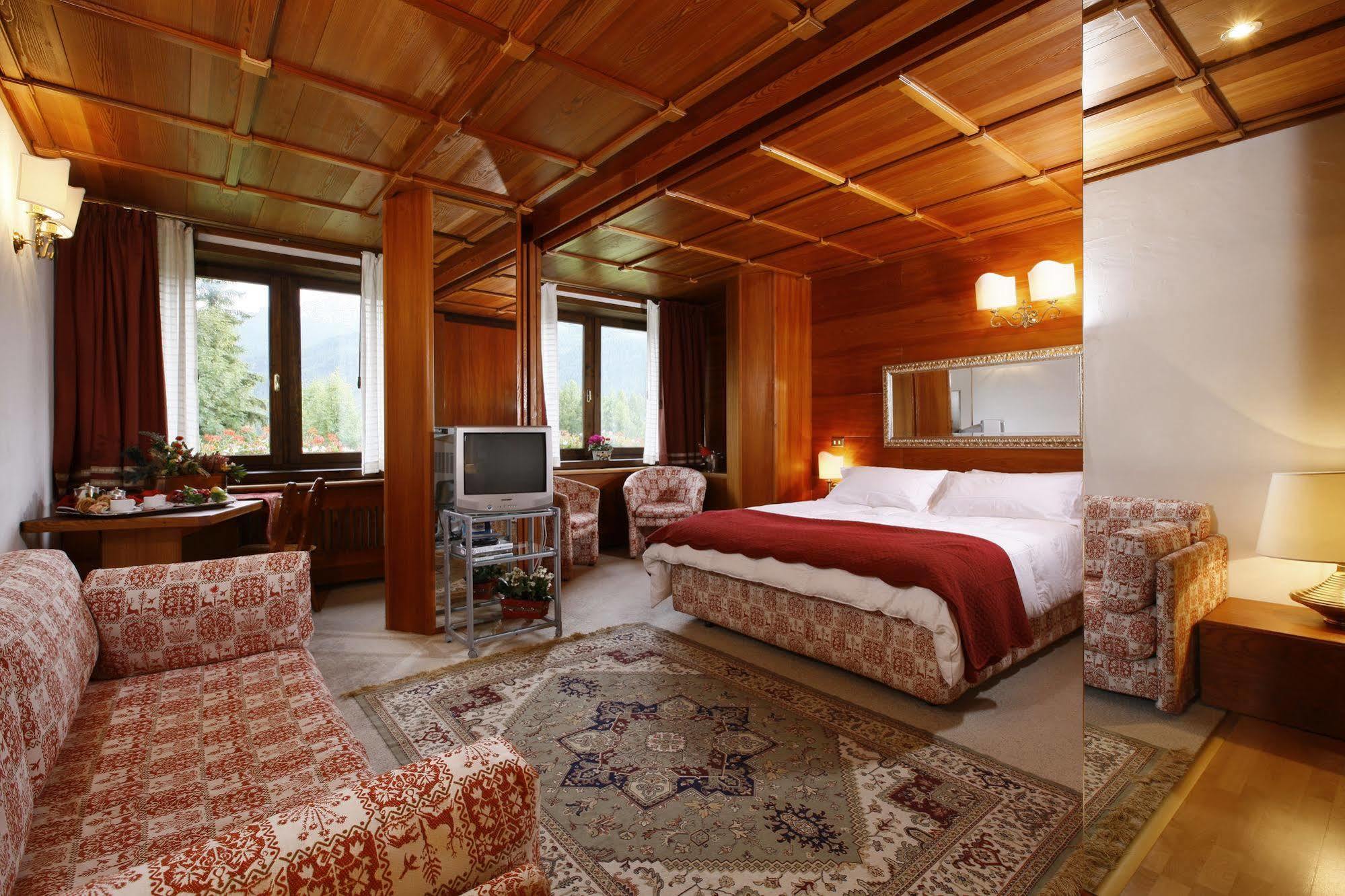 Hotel Mirage Cortina d'Ampezzo Buitenkant foto